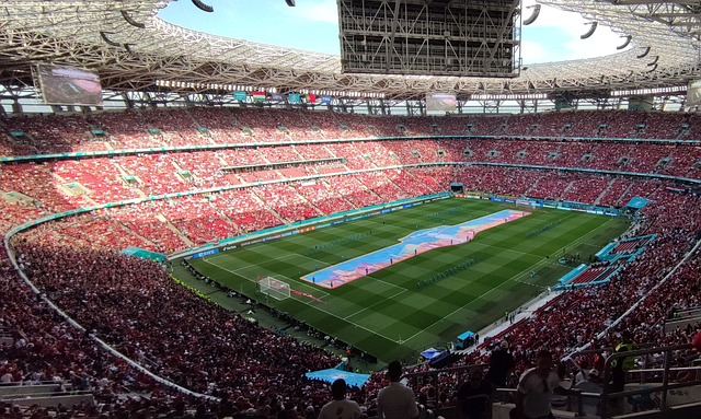 完美表现！哈维·西蒙斯半场传射建功，取得热刺生涯处子球